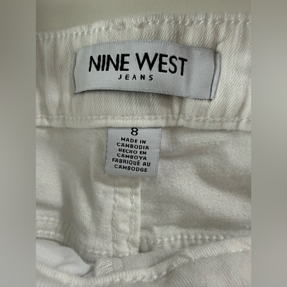 Nine West Gramercy Denim Crop Pants size 8 White Like New - Picture 4 of 9